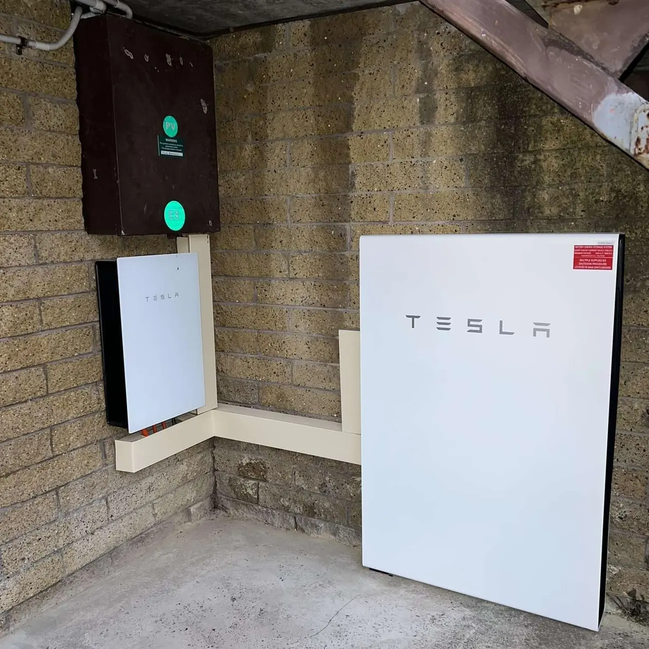 Home battery in the garage