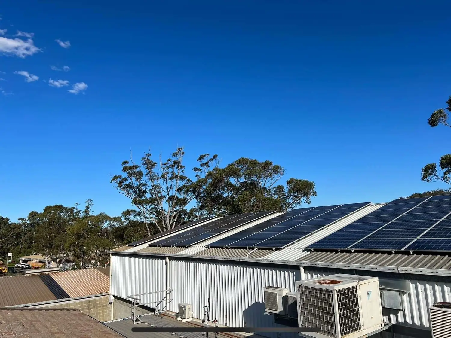 Commercial roof array